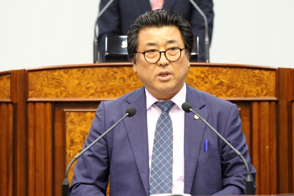 강동구의회 방민수 의원이 5분 자유발언을 하고 있다.