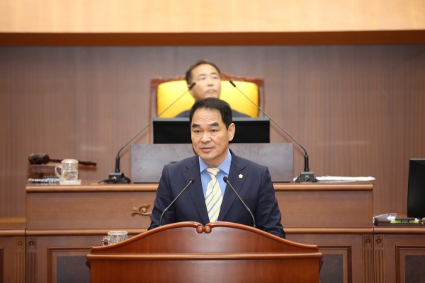 도봉구의회 박진식 의원이 15일 열린 제286회 임시회에서 5분 자유발언을 하고 있다.