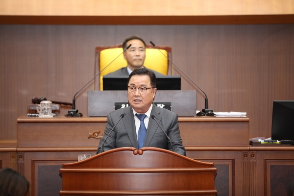 도봉구의회 김기순 의원이 22일 열린 제286회 임시회에서 '쌍문3동 구립경로당 재건축에 대해' 5분 자유발언을 하고 있다.