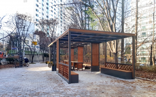 도봉구 원당공원 정비후 만들어진 시인마당 모습