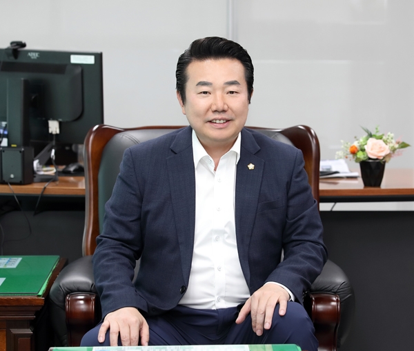 박 동 웅  구로구의회 의장