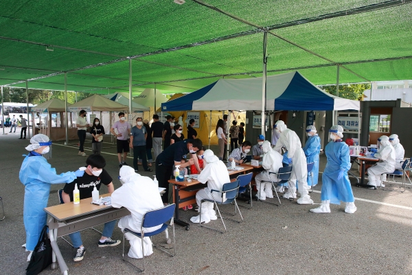 인천 남동구는 적극적이고 신속하게 검사 대상자를 찾아내 2차 감염 차단에 주력하고 있다.
