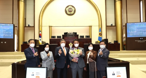 백현종 경기도의원(구리시 제1선거구)이 지난 13일에 열린 도의회 본회의에 첫 출석했다.