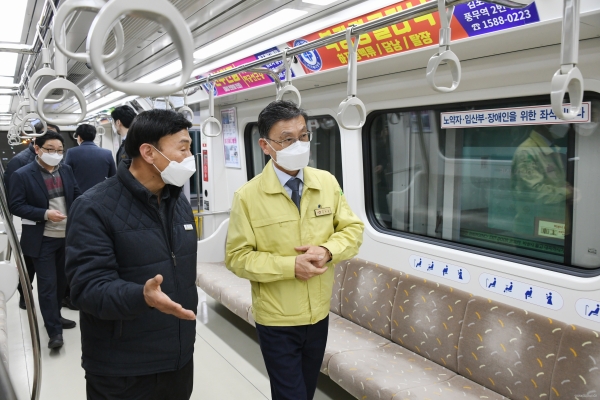 김포시 광역철도 타당성 조사 및 전략계획 수립 연구용역을 추진한다.