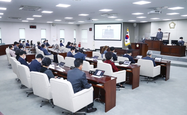 송파구의회(의장 이황수)가 오늘(19일) 제289회 임시회를 개회했다.