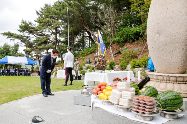 강서구의회 송영섭 의장은 16일 개화산 추모공원에서 개최된 ‘제30회 개화산 전투전사자 충혼위령제’에 참석했다.