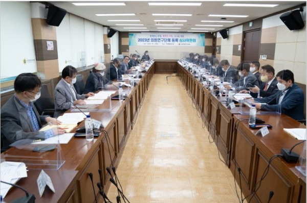 인천시의회(의장 허식)는 내년에 활동할 총 17개 의원연구단체에 대한 등록을 최근 승인·통보했다고 13일 밝혔다.