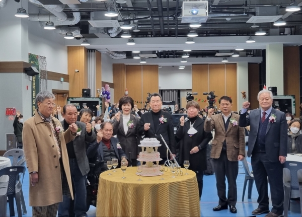 강남구의회(의장 김형대)는 지난 9일 저녁 강남세움복지관 6층에서 열린 ‘2022년 강남장애인가족지원센터 제4차 사업보고회’에 참석했다.