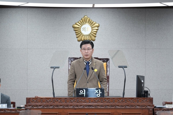 20일 열린 임시회 개회식에서 노원구의회 김준성 의장이 개회사를 전하고 있다.