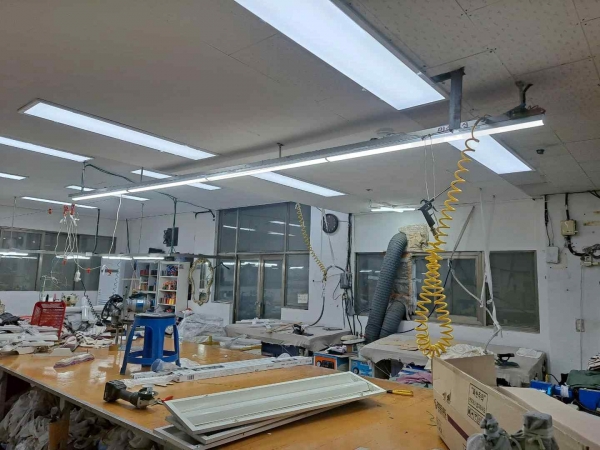 지난해 작업환경 개선사업에 선정돼 LED 조명으로 교체된 작업장 모습.
