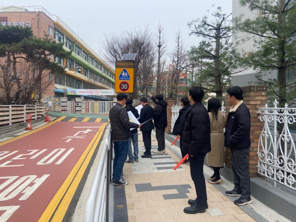 (사진1) 어린이보호구역 교통안전시설물 점검.JPG
