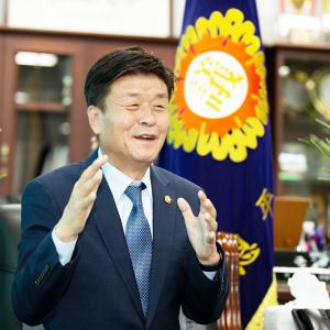박 용 근 은평구의회 의장 / “코로나 극복 위한 은평경제 활성화 돕겠다”