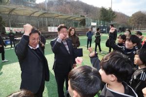 박강수 마포구청장, 차세대 국가대표 ‘마포 슛돌이’ 격려